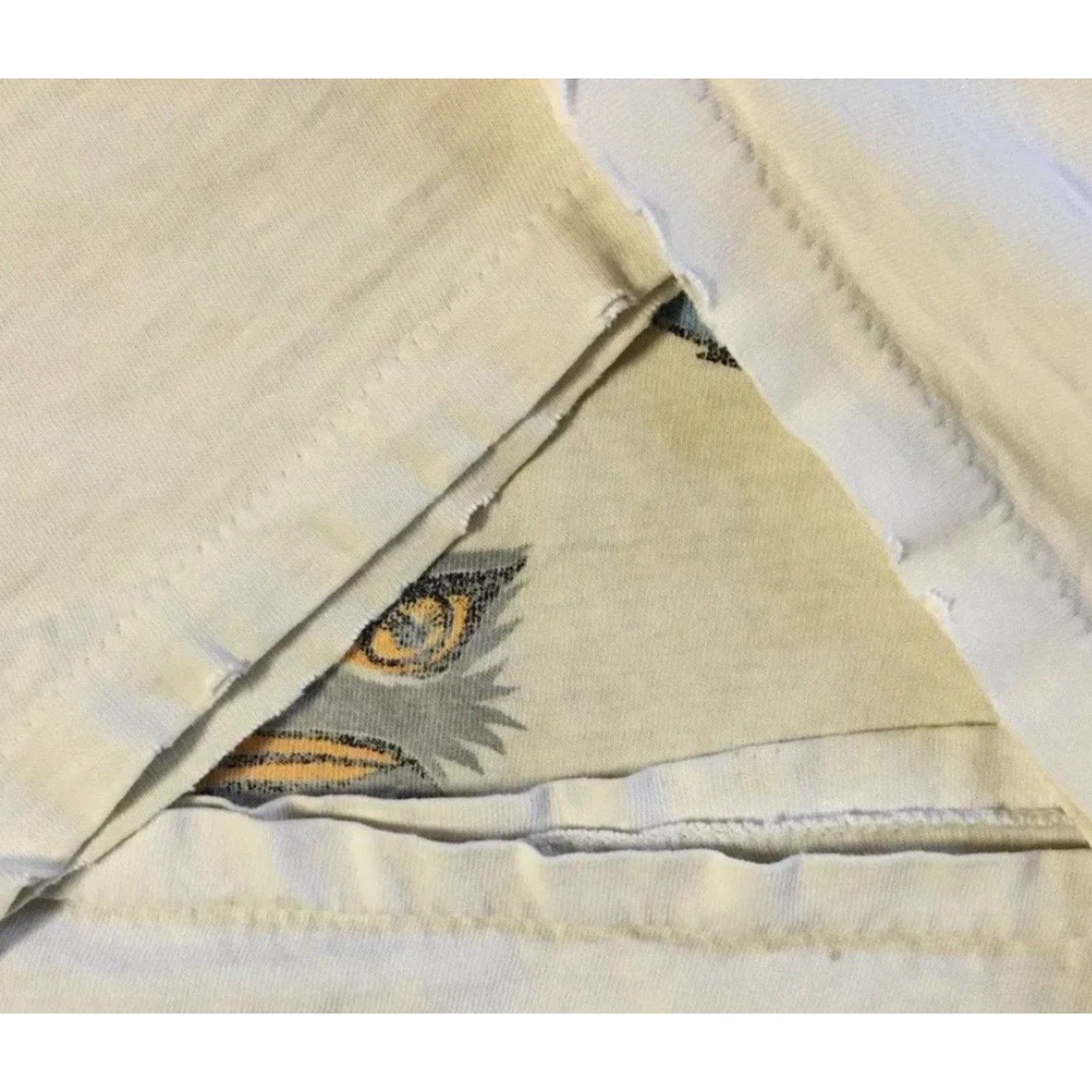 Vintage VINTAGE US Air Force Shirt XL Distressed Thrashed Eagle 90s Military Army Grunge Single Stitch Men T-Shirt White Crew Neck Short Sleeve Graphic Tee Size US XL / EU 56 / 4 - 3 Thumbnail