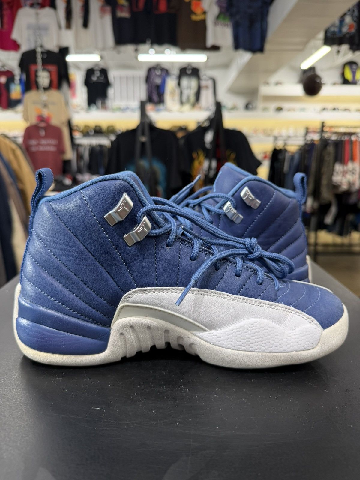 Jordan Brand Air Jordan 12 Indigo Size 5Y (2020) Size US 5 / EU 37 - 3 Thumbnail