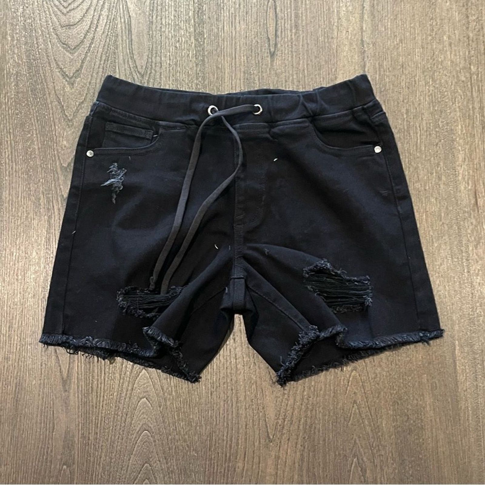 Guess NWOT Guess Black Distressed Denim Shorts Drawstring Size S Size 26" / US 2 / IT 38 - 1 Thumbnail