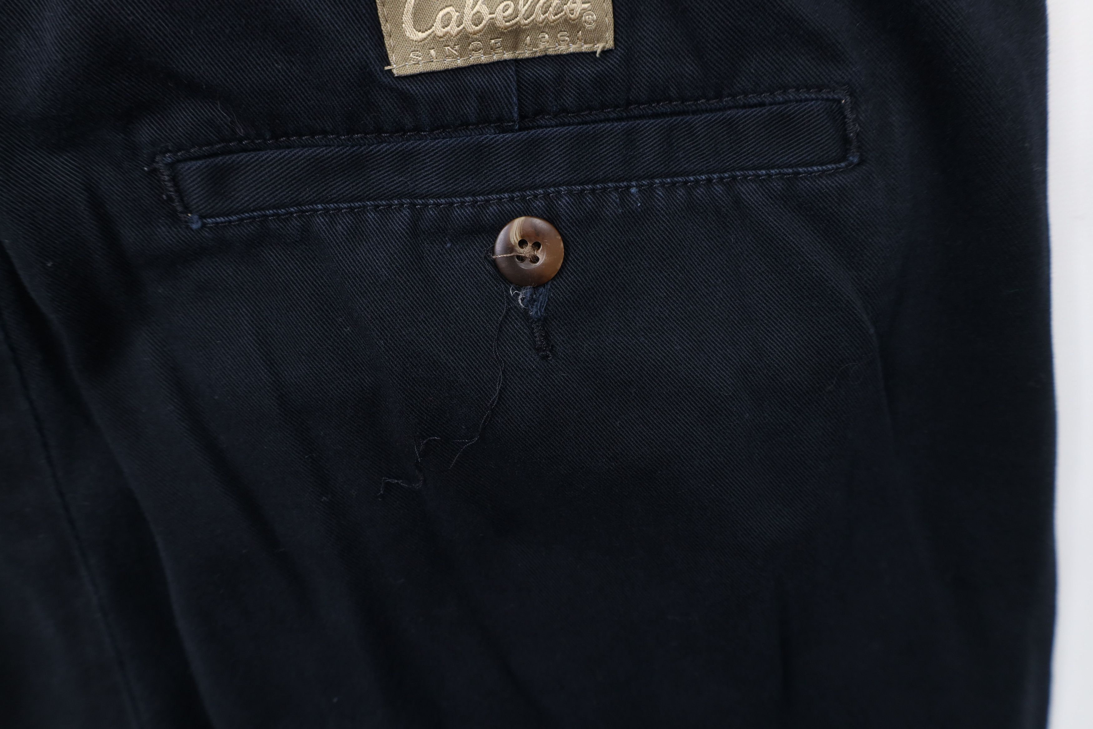 Cabelas × Vintage Vintage Cabelas Pleated Cuffed Straight Leg Chino Pants Navy Size US 36 / EU 52 - 14 Thumbnail