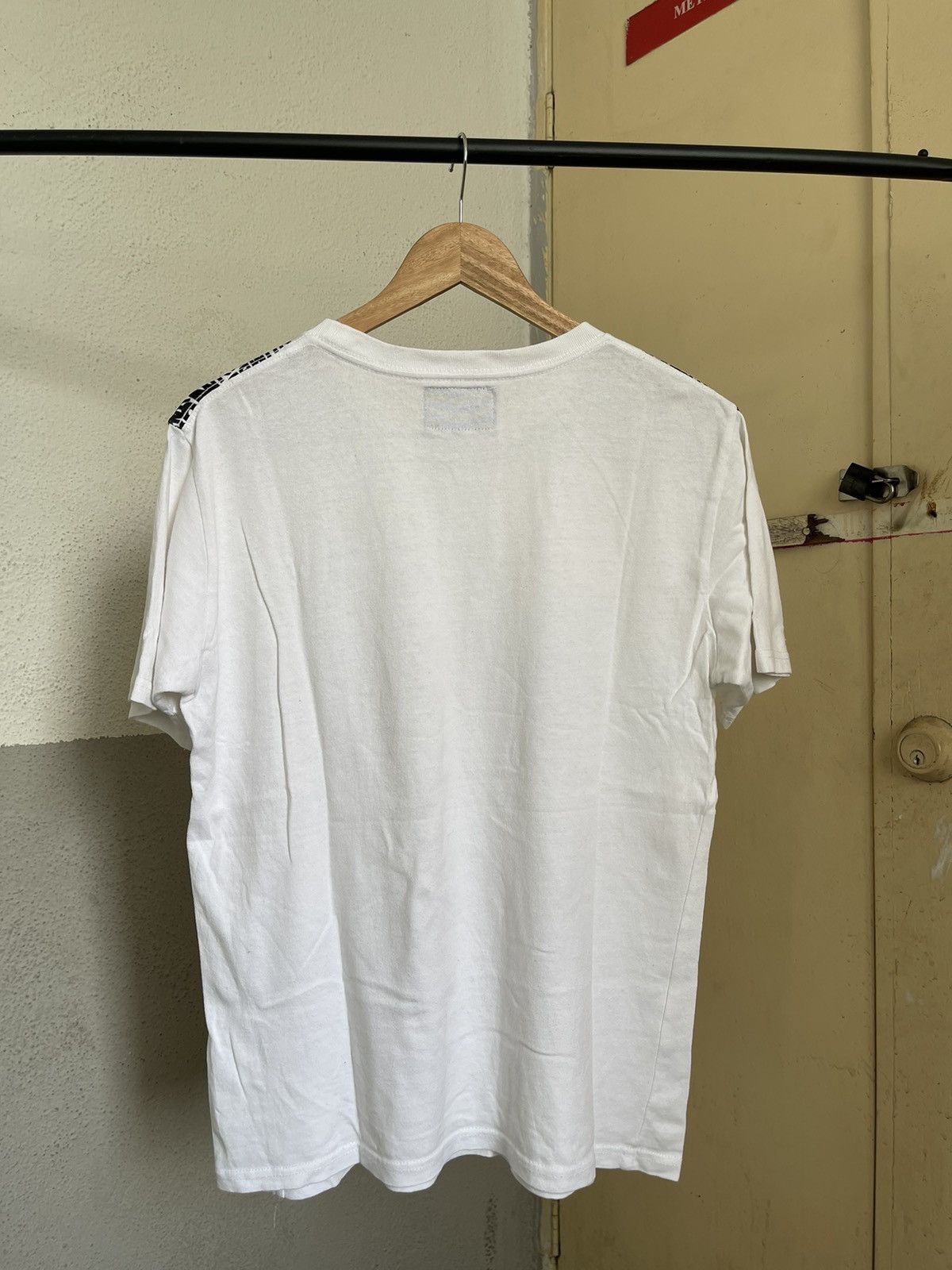 Number (N)ine Number Nine Denim Logo All Over Shoulder Print Tee Size US L / EU 52-54 / 3 - 3 Thumbnail