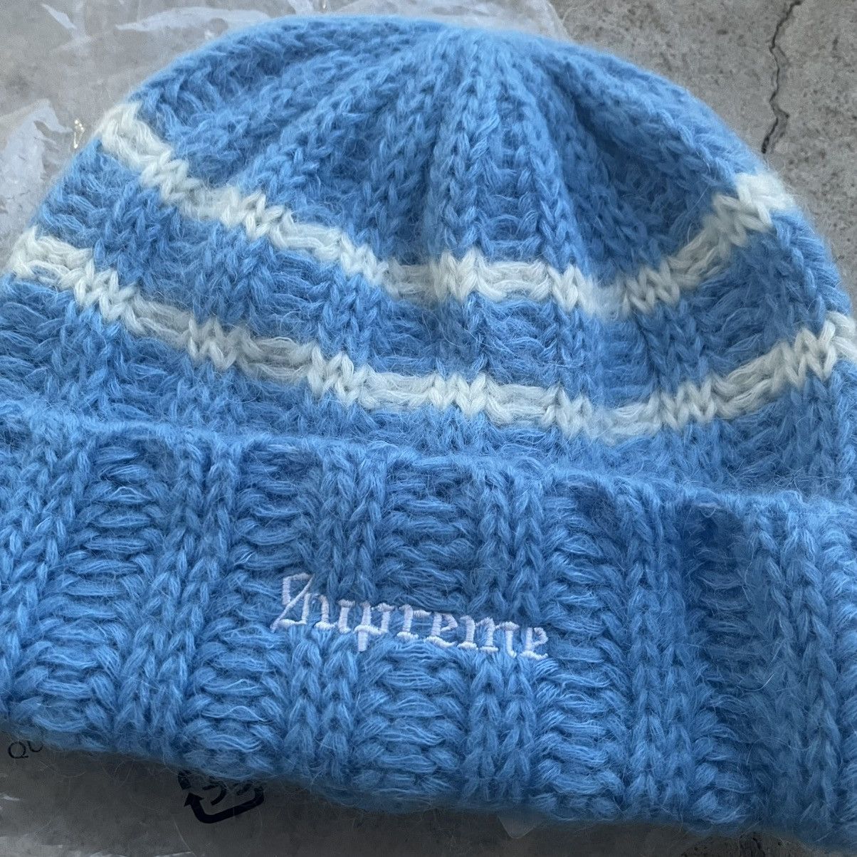Supreme F/W 24 Supreme Fuzzy Alpaca Beanie Size ONE SIZE - 2 Thumbnail