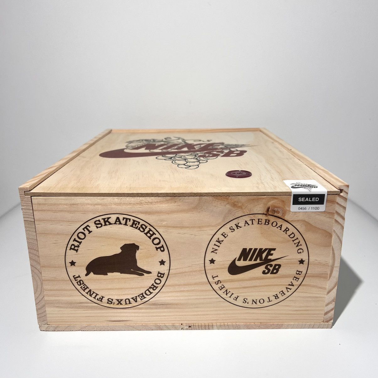 Nike NIKE SB dunk low pro riot skatestore special box F&F Size US 11.5 / EU 44-45 - 11 Thumbnail
