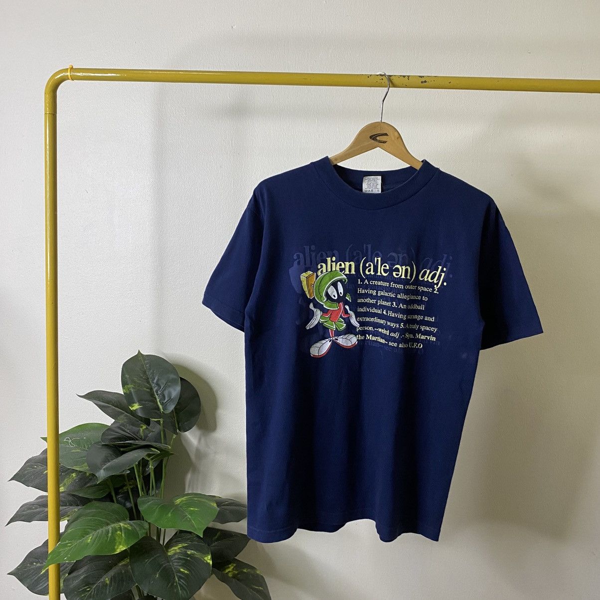 Warner Bros Vintage 1990s Marvin The Martian Looney Tunes T Shirt Size US M / EU 48-50 / 2 - 1 Thumbnail