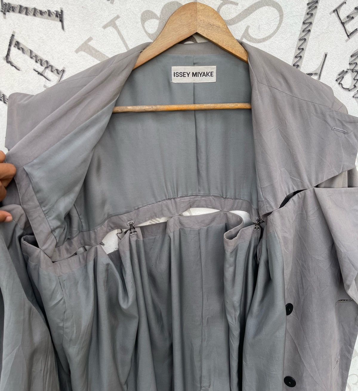 Issey Miyake 🔥A/W 1990'S ISSEY MIYAKE DOUBLE BREASTED CUT-OUT OVERCOAT Size US M / EU 48-50 / 2 - 15 Thumbnail