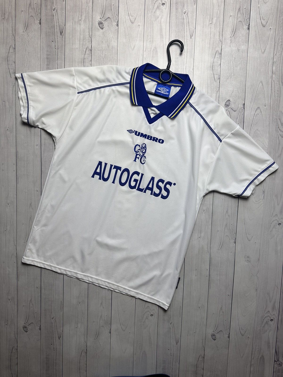 Chelsea Soccer × Umbro × Vintage Vintage Umbro Chelsea soccer jersey white rare L logo Size US M / EU 48-50 / 2 - 1 Thumbnail