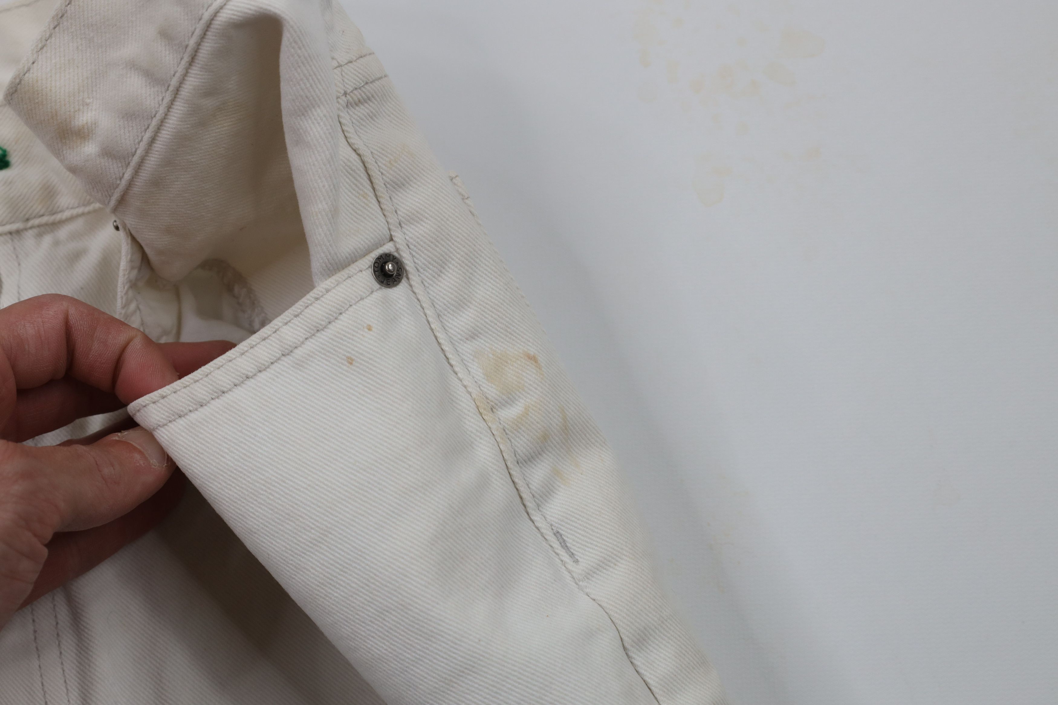 Tommy Hilfiger × Vintage Vintage 90s Tommy Hilfiger Denim Jean Shorts Jorts White Size US 30 / EU 46 - 10 Thumbnail