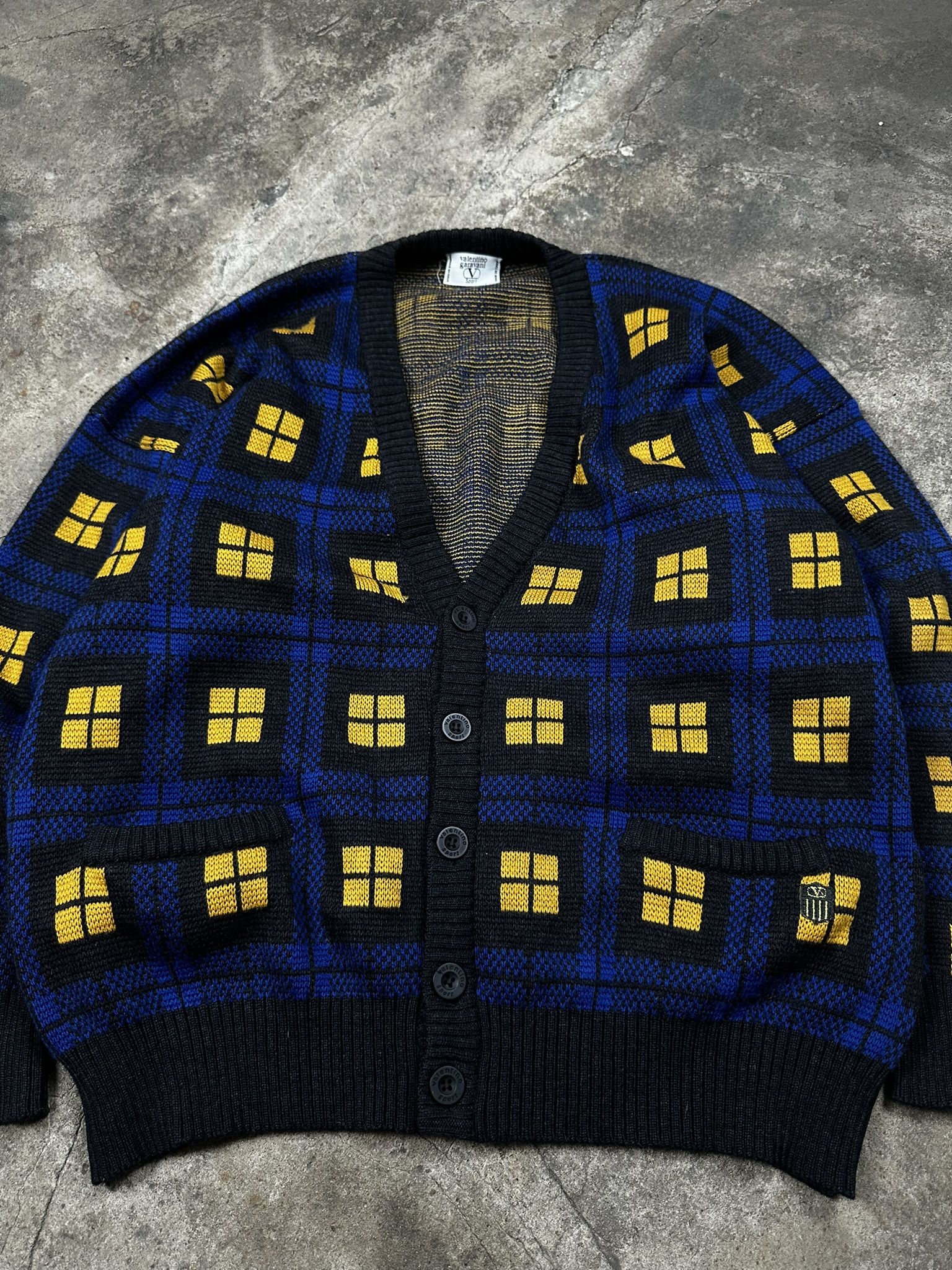 Valentino 90s Vintage Valentino Wool Patterned Knit Cardigan Size US L / EU 52-54 / 3 - 2 Thumbnail
