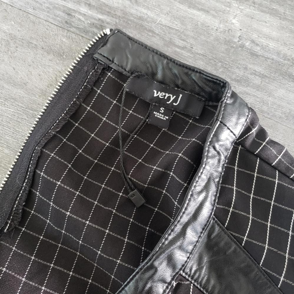 Designer Black Boxy Detailed Very J Short Sleeve Mini Size S / US 4 / IT 40 - 3 Thumbnail