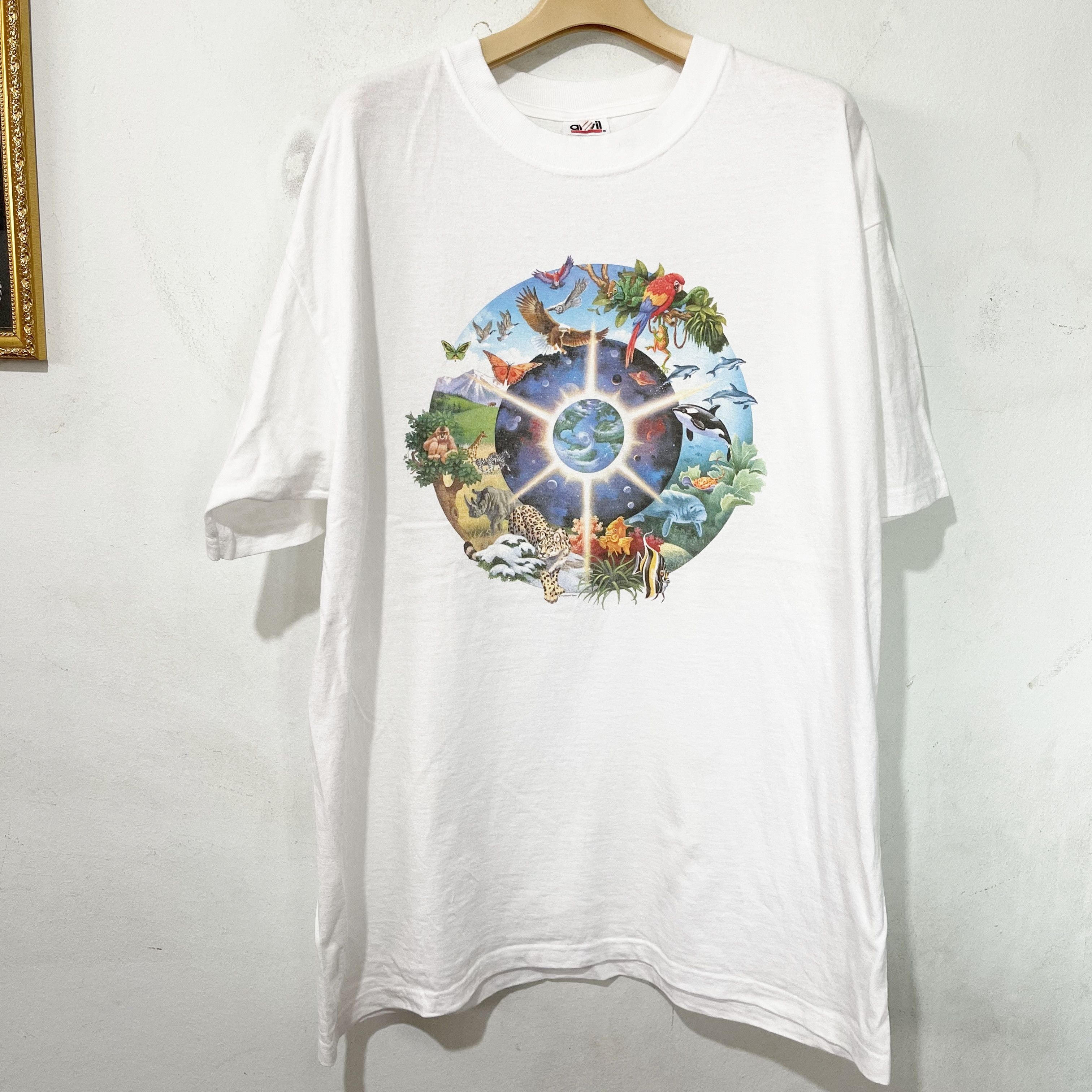 Vintage Vintage Earth & Wildlife T-Shirt Size US XL / EU 56 / 4 - 1 Thumbnail