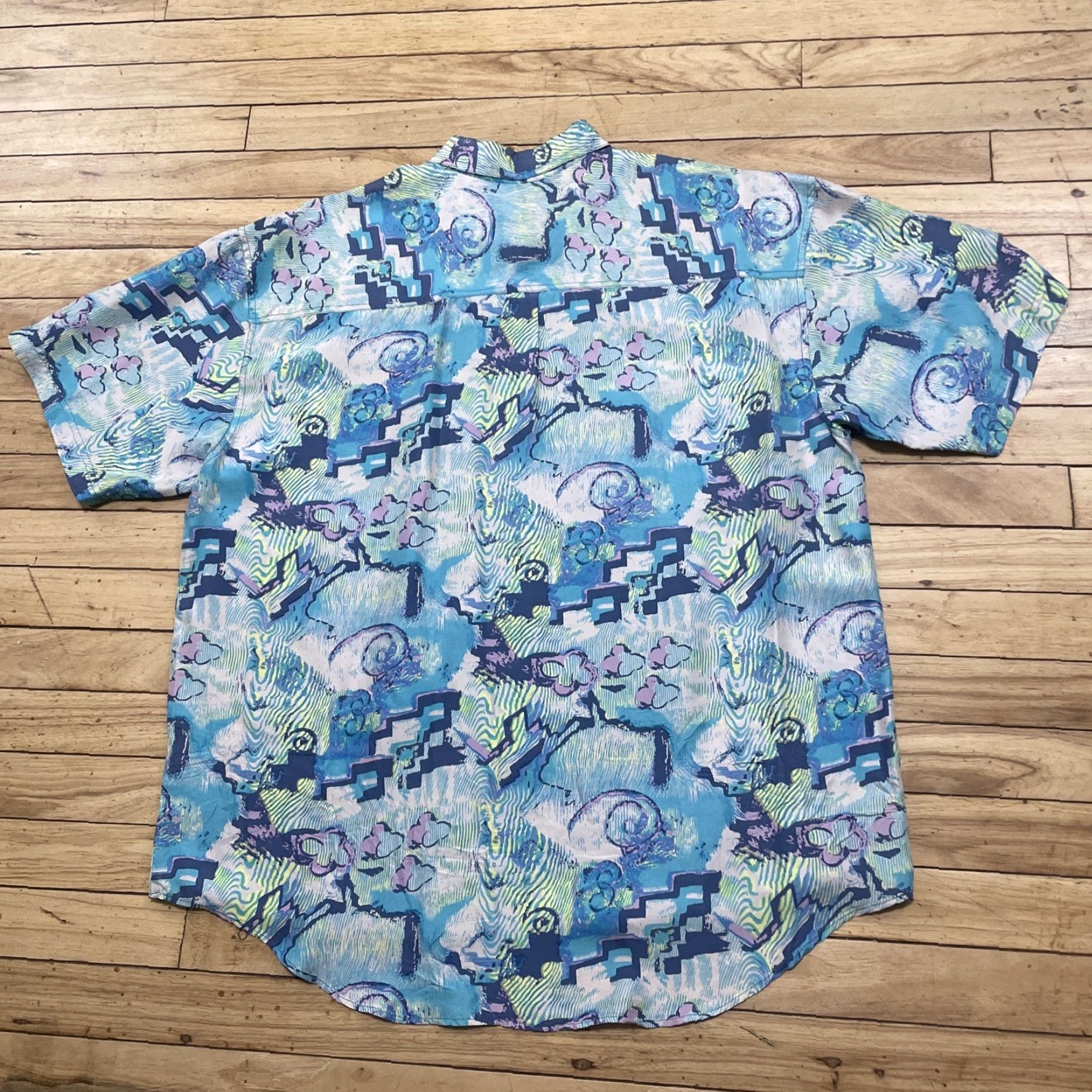 Vintage VINTAGE Michael's Fashions Hawaiian Silk Shirt Men L Turquoise Blue Green Geometric ShirtMens L, Turquoise Blue Green, Silk, Button-Up, Short Sleeve Size US L / EU 52-54 / 3 - 2 Thumbnail