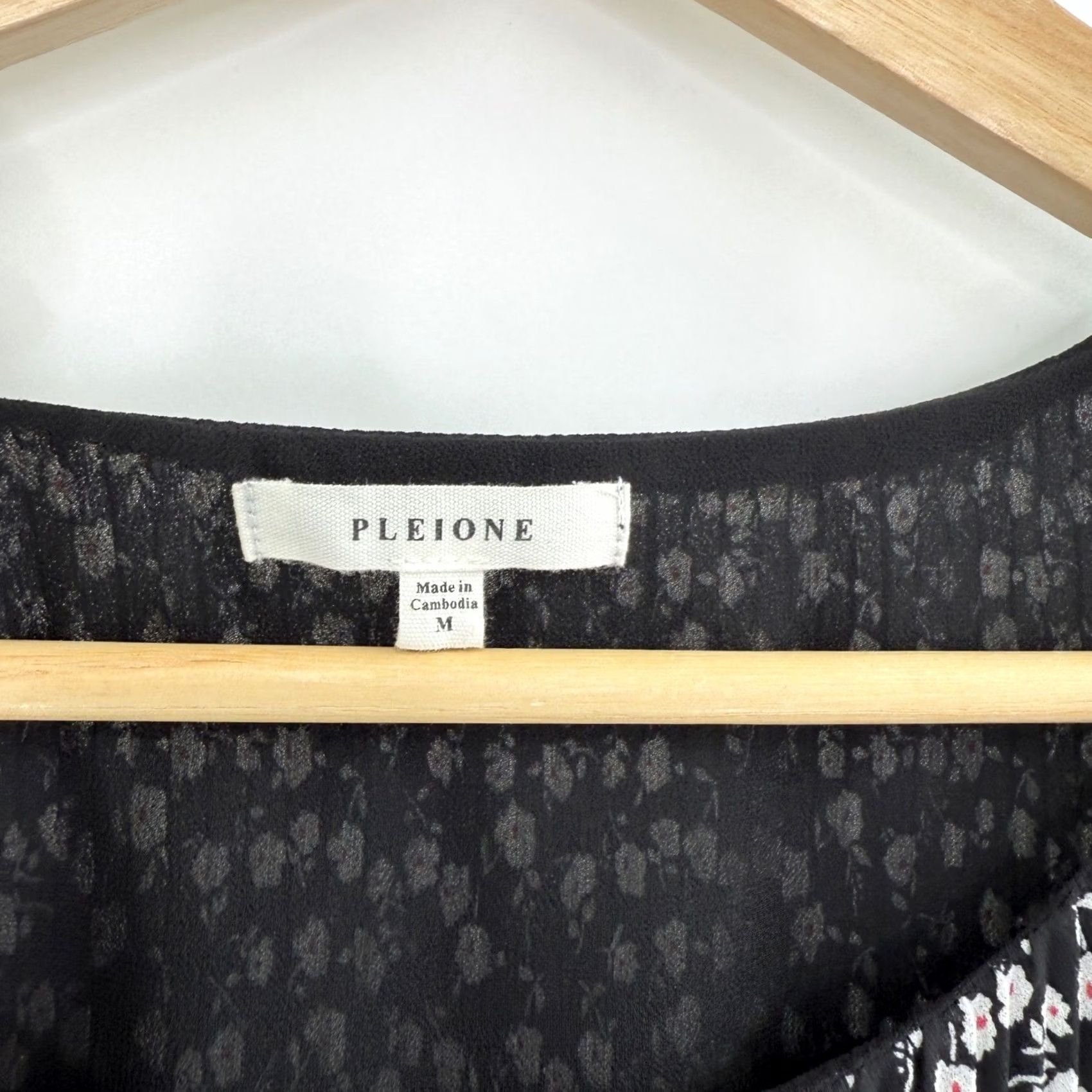 Vintage Pleione Blouse Womens Sz M Black Floral Pleated Sleeveless Office Preppy Boho Size M / US 6-8 / IT 42-44 - 4 Thumbnail