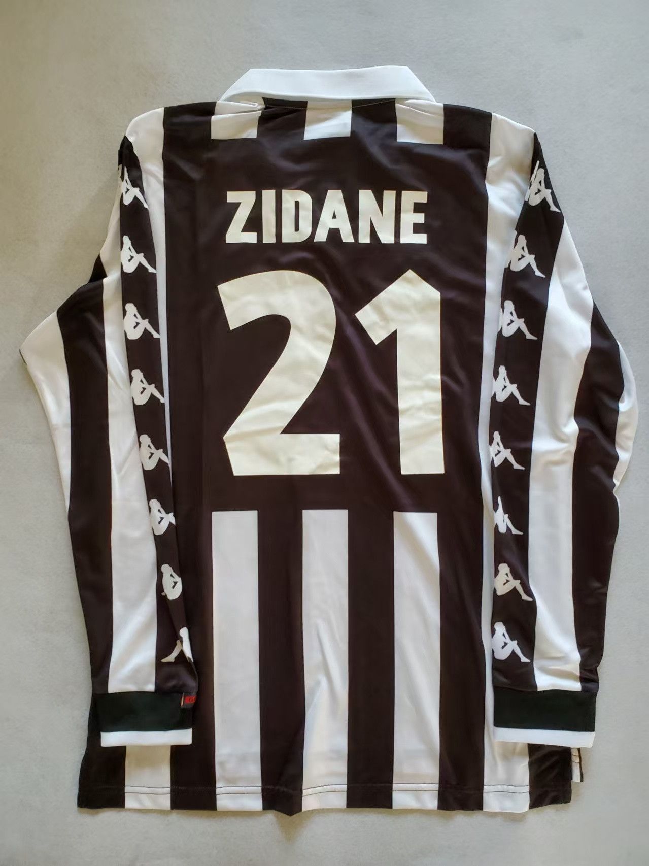 Other 1999 2000 Juventus #21 Zidane Jersey Size US XL / EU 56 / 4 - 2 Thumbnail