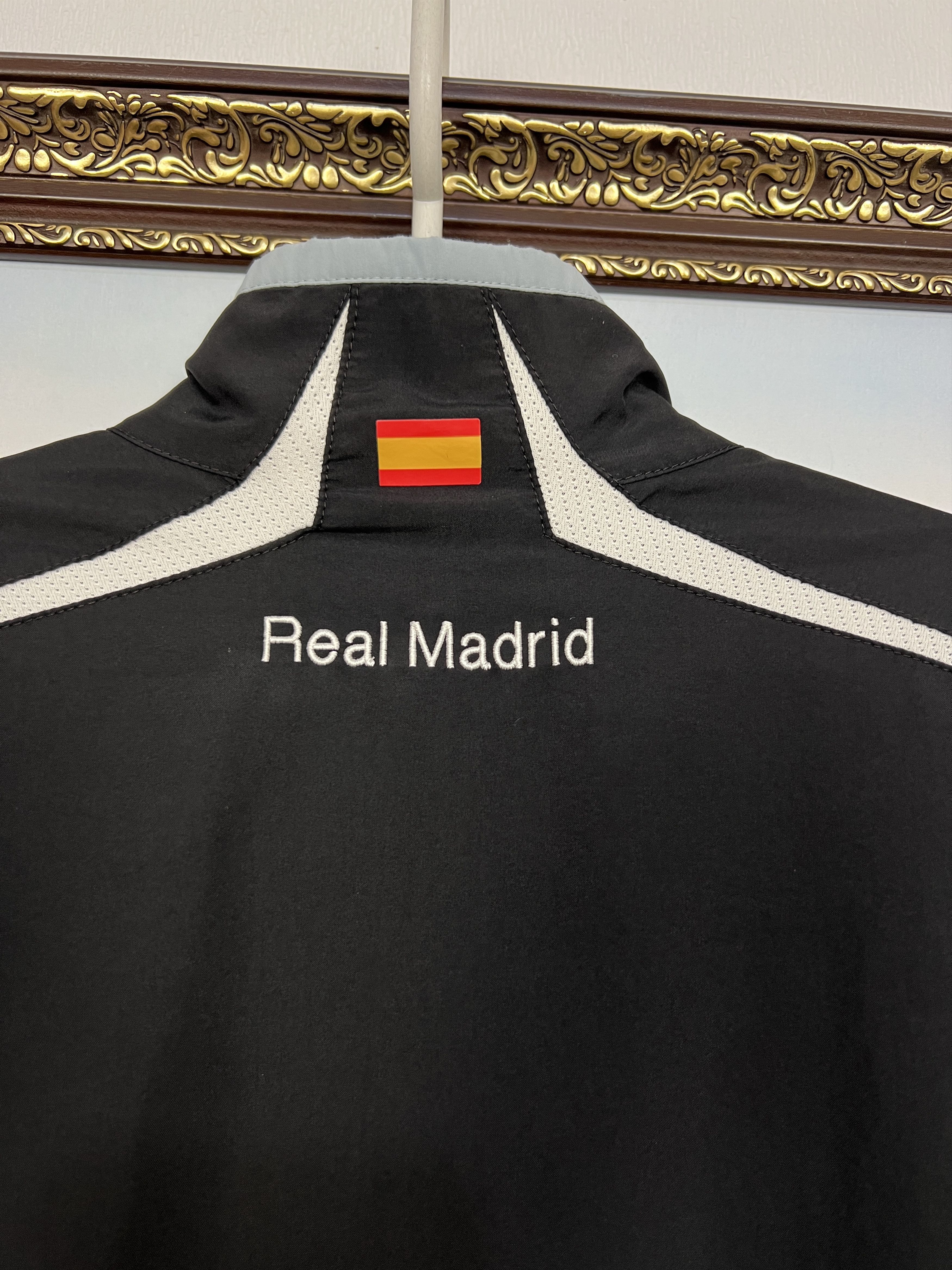Adidas Vintage Adidas Real Madrid Football Jacket Soccer Train Size US M / EU 48-50 / 2 - 18 Thumbnail