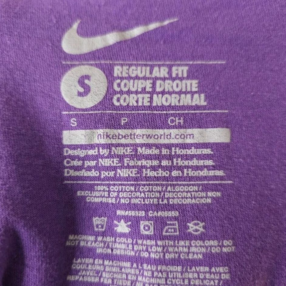 Nike Nike T Shirt Mens Small Purple Regular Fit Sportswear Size US S / EU 44-46 / 1 - 5 Thumbnail