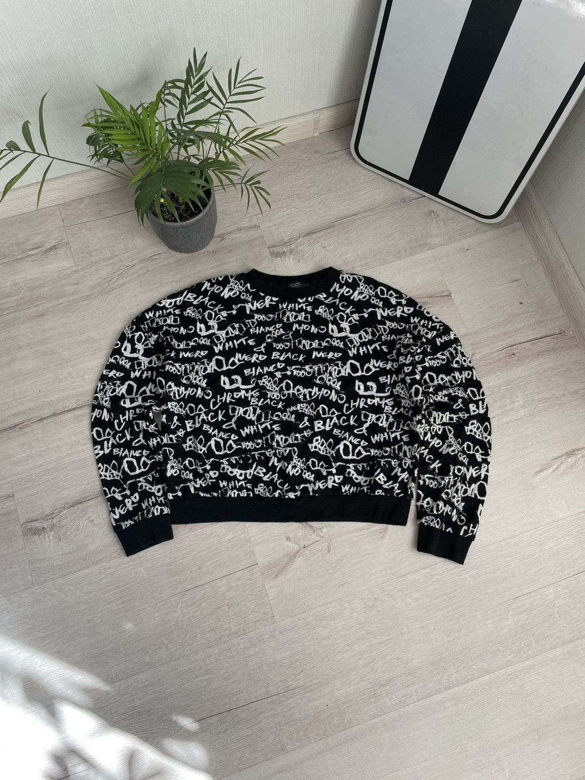 Max Mara × Weekend Max Mara Rare Over Print Weekend Max Mara Crop Top Sweatshirt Size S / US 4 / IT 40 - 1 Thumbnail
