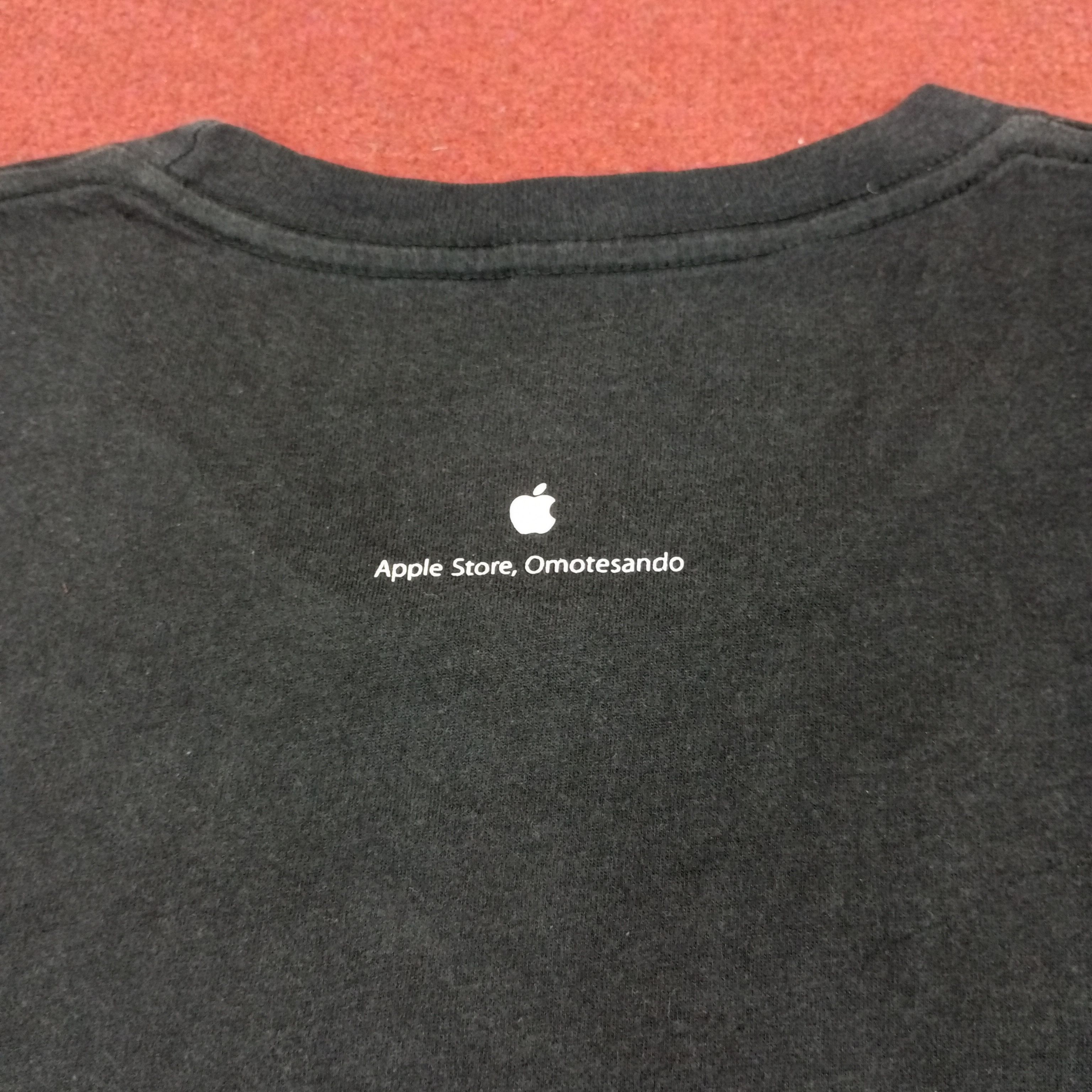 Apple × Vintage Apple Store Logo Design Promo Style Tshirt Size US L / EU 52-54 / 3 - 5 Thumbnail