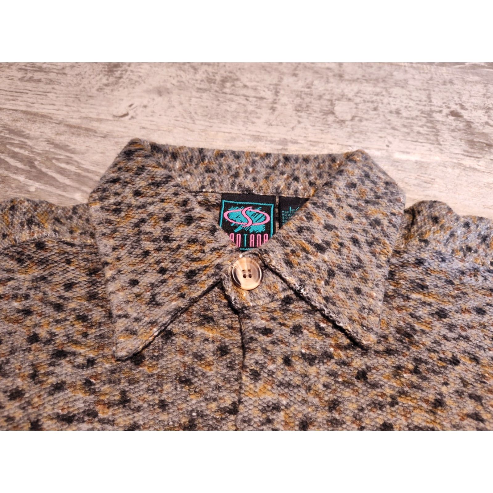 Vintage Vtg Santana Mens Snakeskin Textured Long Sleeve Button Up Shirt EUC Size L Size US L / EU 52-54 / 3 - 6 Thumbnail