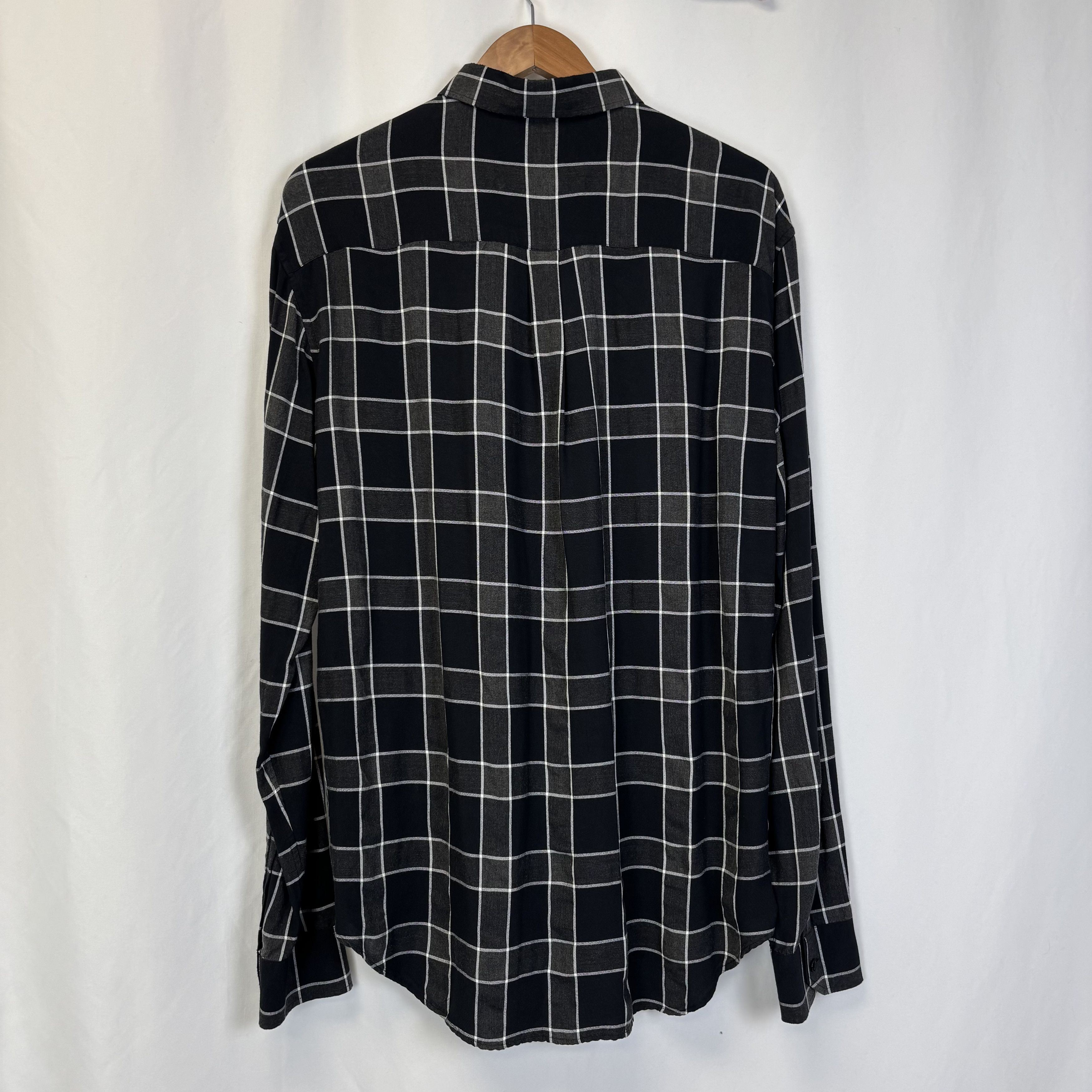Saint Laurent Paris Saint Laurent Black & White Plaid Shirt Size US XL / EU 56 / 4 - 2 Thumbnail