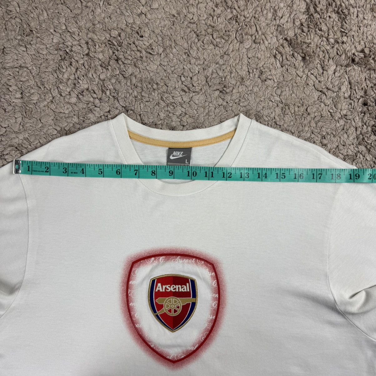 Nike Vintage Nike Arsenal Centre Logo T-shirt Size US L / EU 52-54 / 3 - 15 Thumbnail