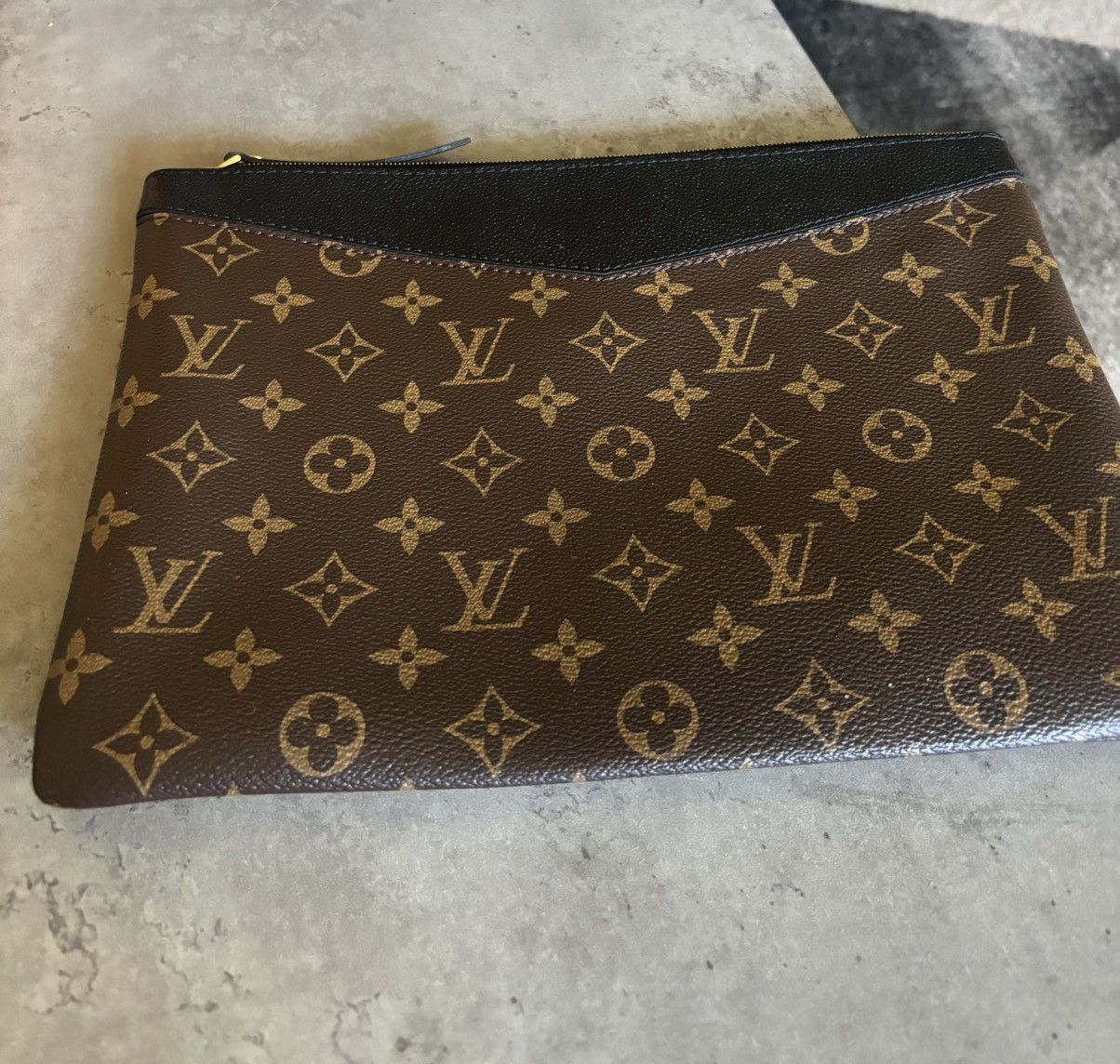Louis Vuitton Lv monogram pouch Size ONE SIZE - 3 Thumbnail