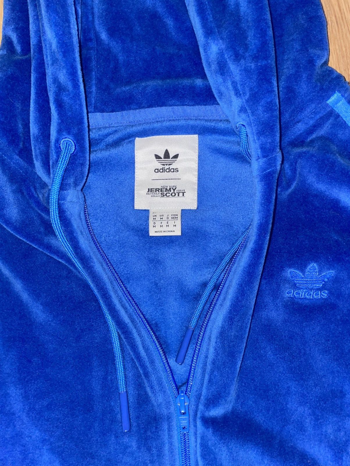 Adidas × Jeremy Scott Adidas x Jeremy scott zip-hoodie 10/10 Size US M / EU 48-50 / 2 - 3 Thumbnail