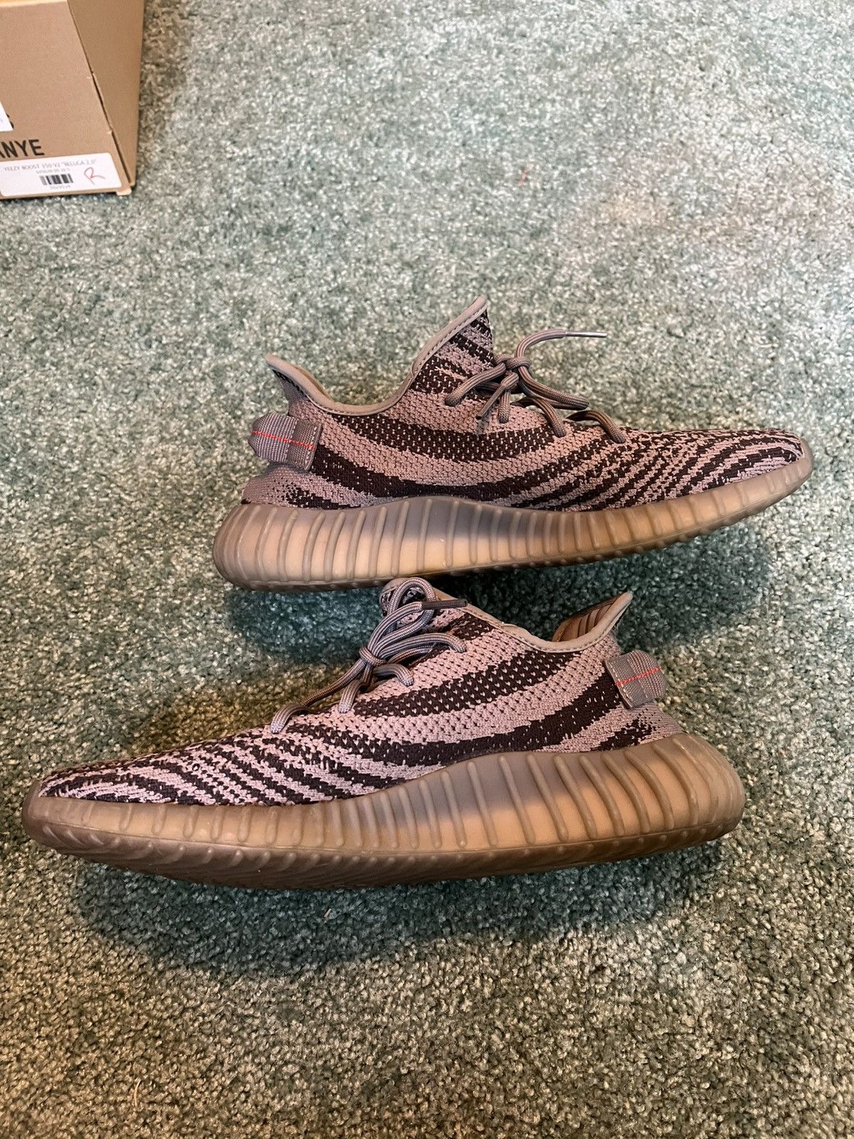 Yeezy Yeezy Beluga 2.0 Size US 10.5 / EU 43-44 - 3 Thumbnail