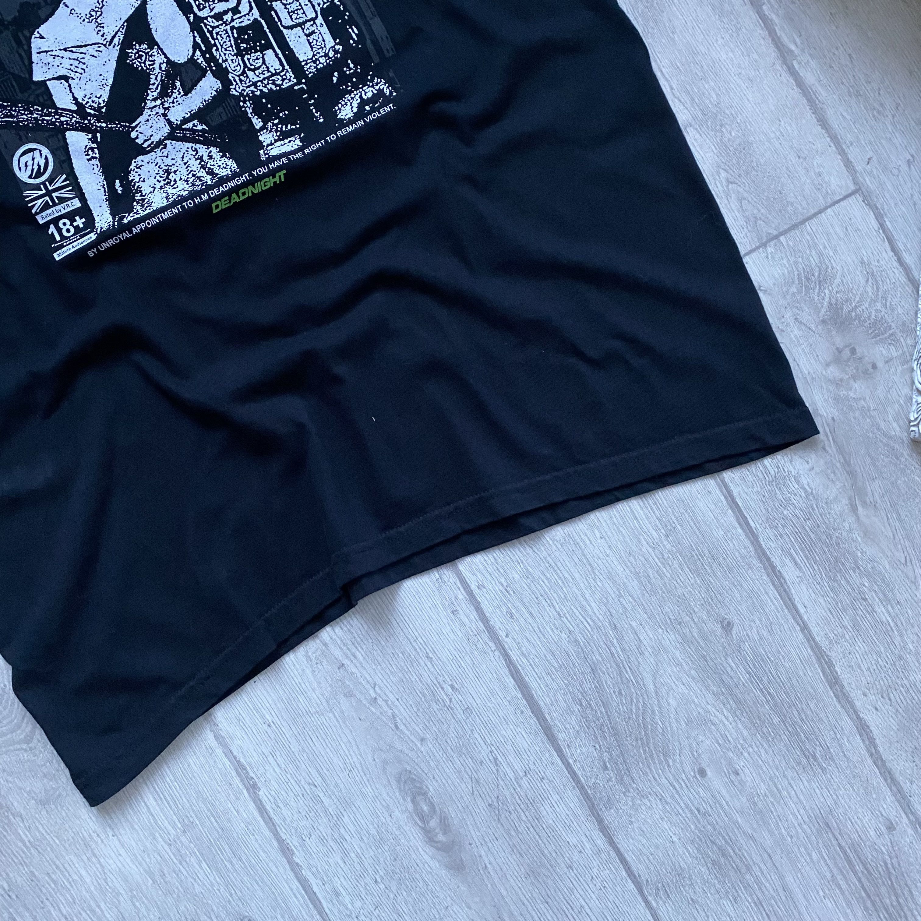 Rap Tees 🥊 Streets of Deadnight Queen Elizabeth Police art print tee Size US XL / EU 56 / 4 - 2 Thumbnail