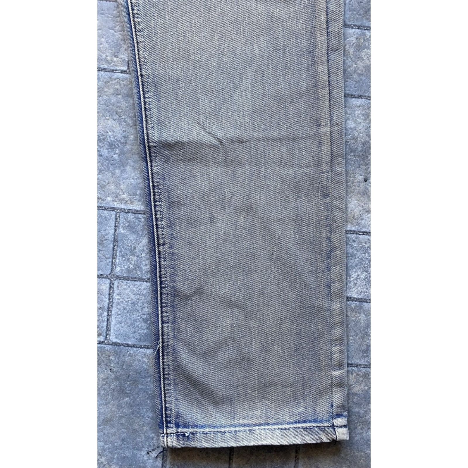 Giorgio Armani Giorgio Armani Jeans Men Embroidered Logo Leather Accents Size 36 Regular See Photos See Photos Pockets Size US 36 / EU 52 - 3 Thumbnail