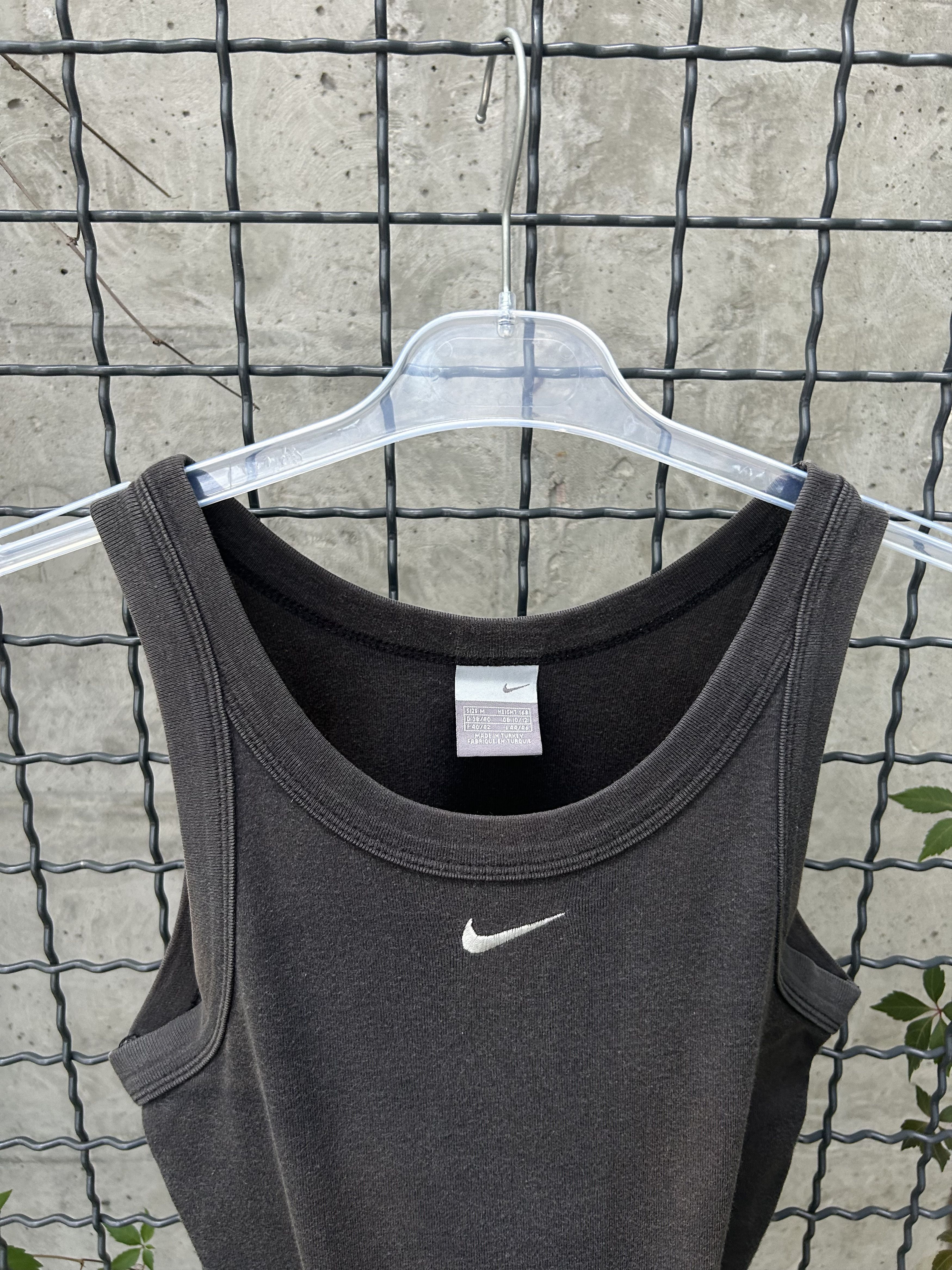 Nike Vintage 90s Nike Cental Swoosh Tank Top Shirt Size M / US 6-8 / IT 42-44 - 3 Thumbnail