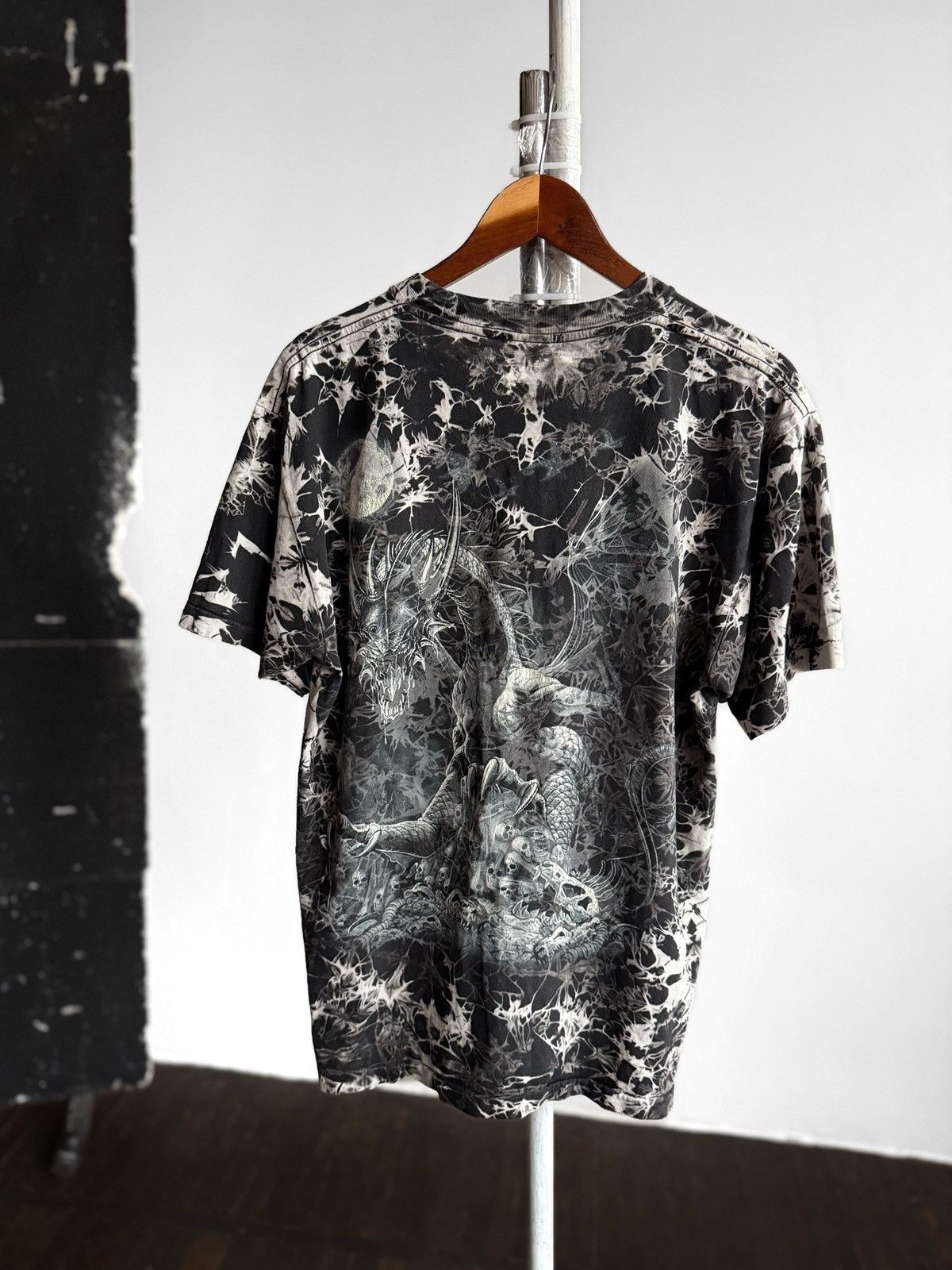 Vintage Wild Gothic Dragon Moon Vintage Printed T-Shirt Short Sleeve Size US L / EU 52-54 / 3 - 2 Thumbnail