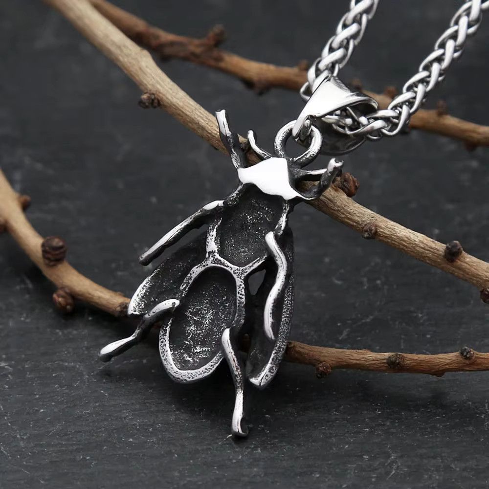 Jewelry Gothic Bee Pendant Necklace Size ONE SIZE - 4 Thumbnail