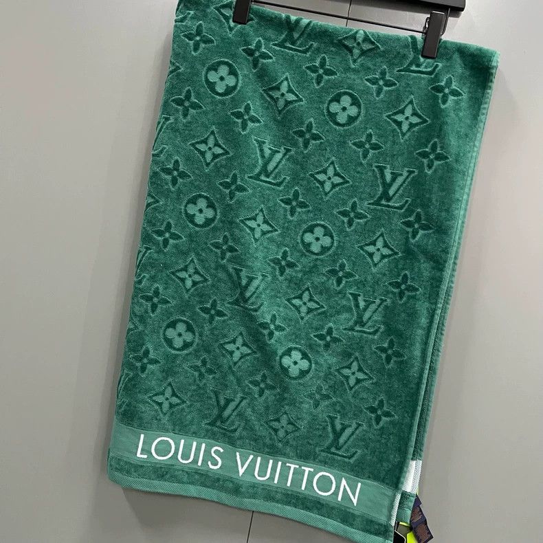 Louis Vuitton Louis Vuitton Green presbyopic towel Size ONE SIZE - 3 Thumbnail