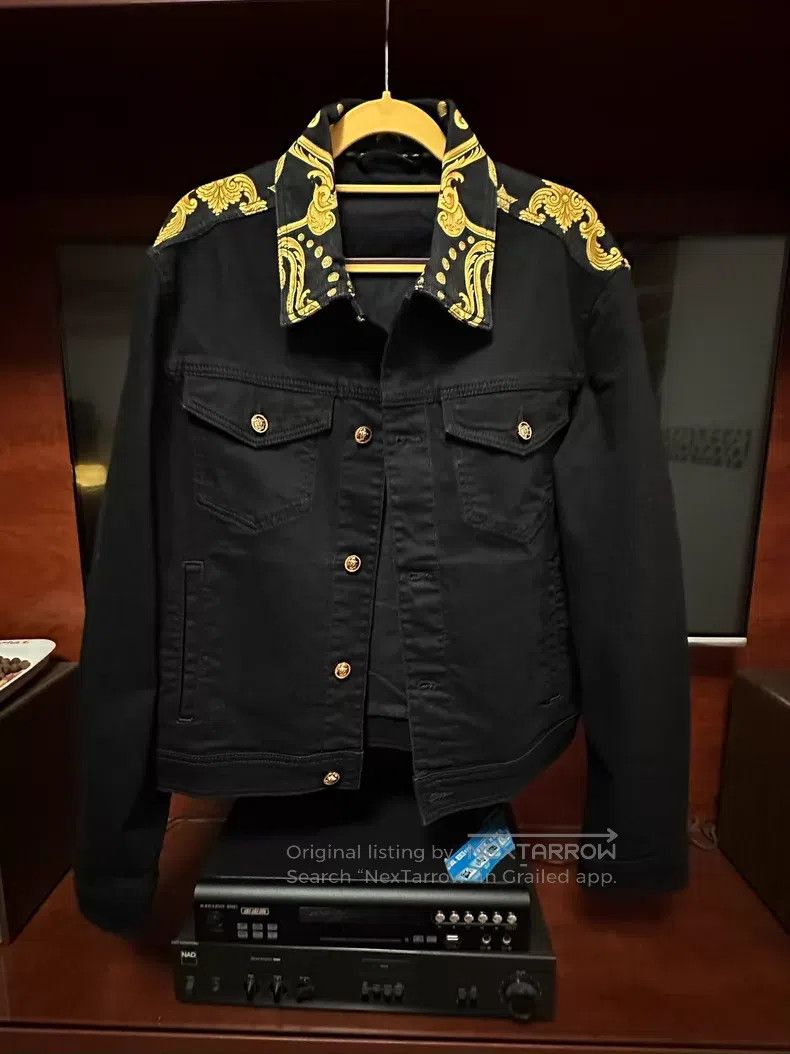 Versace Versace Printed black and gold denim jacket Size US M / EU 48-50 / 2 - 1 Thumbnail