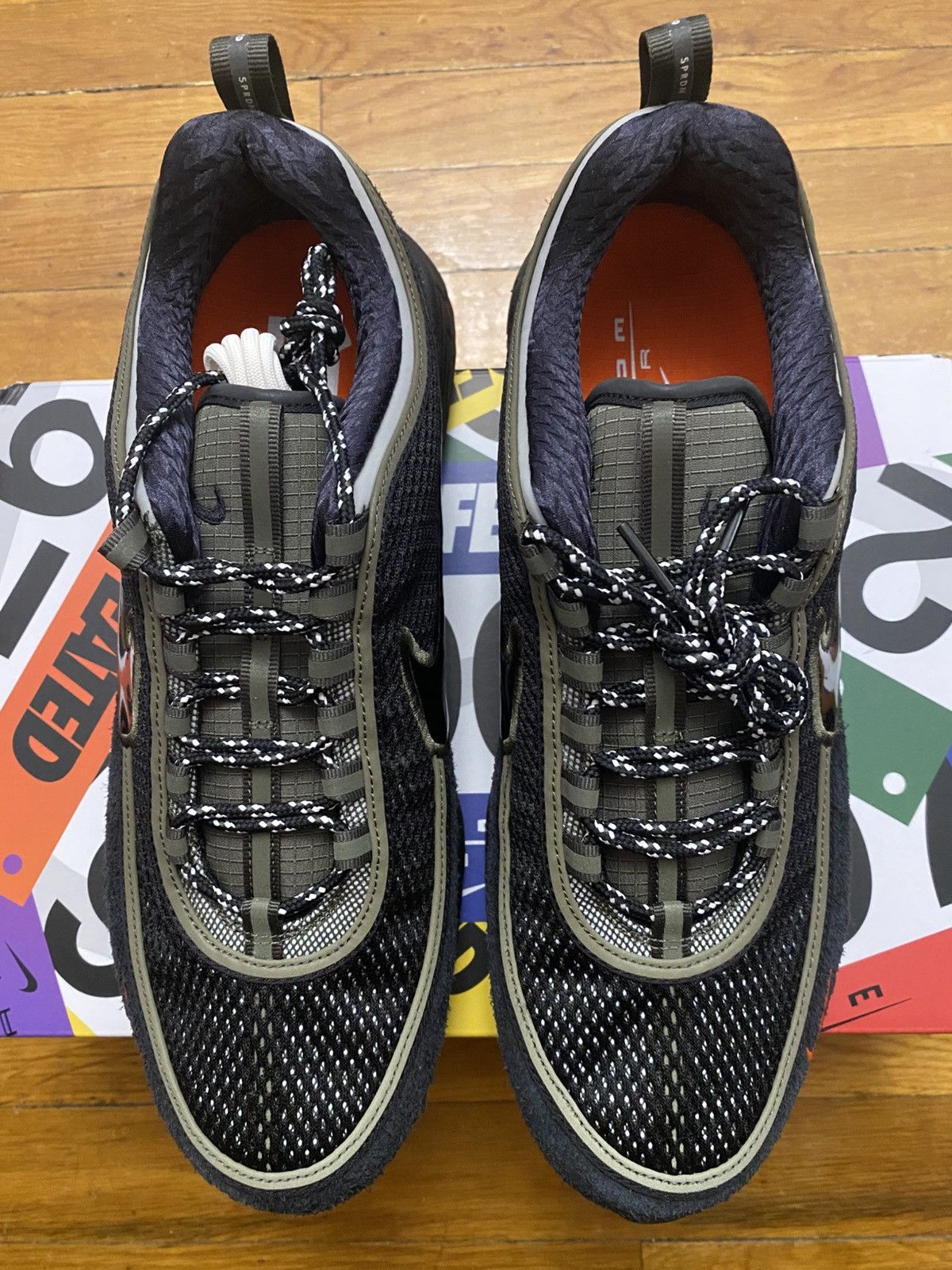 Nike × Undefeated Size 12 - Undefeated x Nike Air Zoom SPIRIDON Khaki Black Size US 12 / EU 45 - 4 Thumbnail