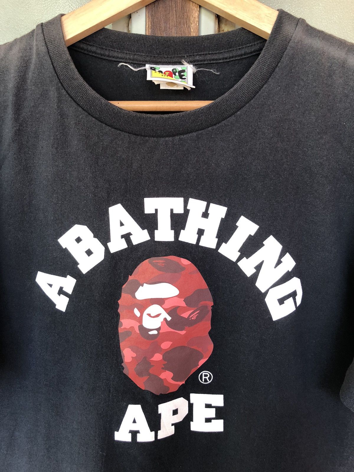 Bape Vintage A Bathing Ape Logo Sun Faded Shirt Tee Size US L / EU 52-54 / 3 - 7 Thumbnail