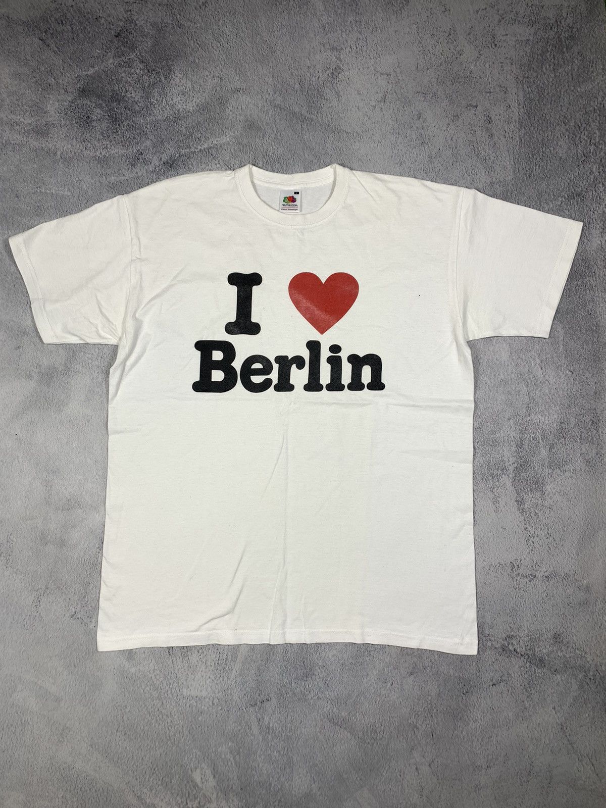 I Love NY × Vintage Vintage I Love Berlin tee big logo streetwear style size L Size US L / EU 52-54 / 3 - 1 Thumbnail