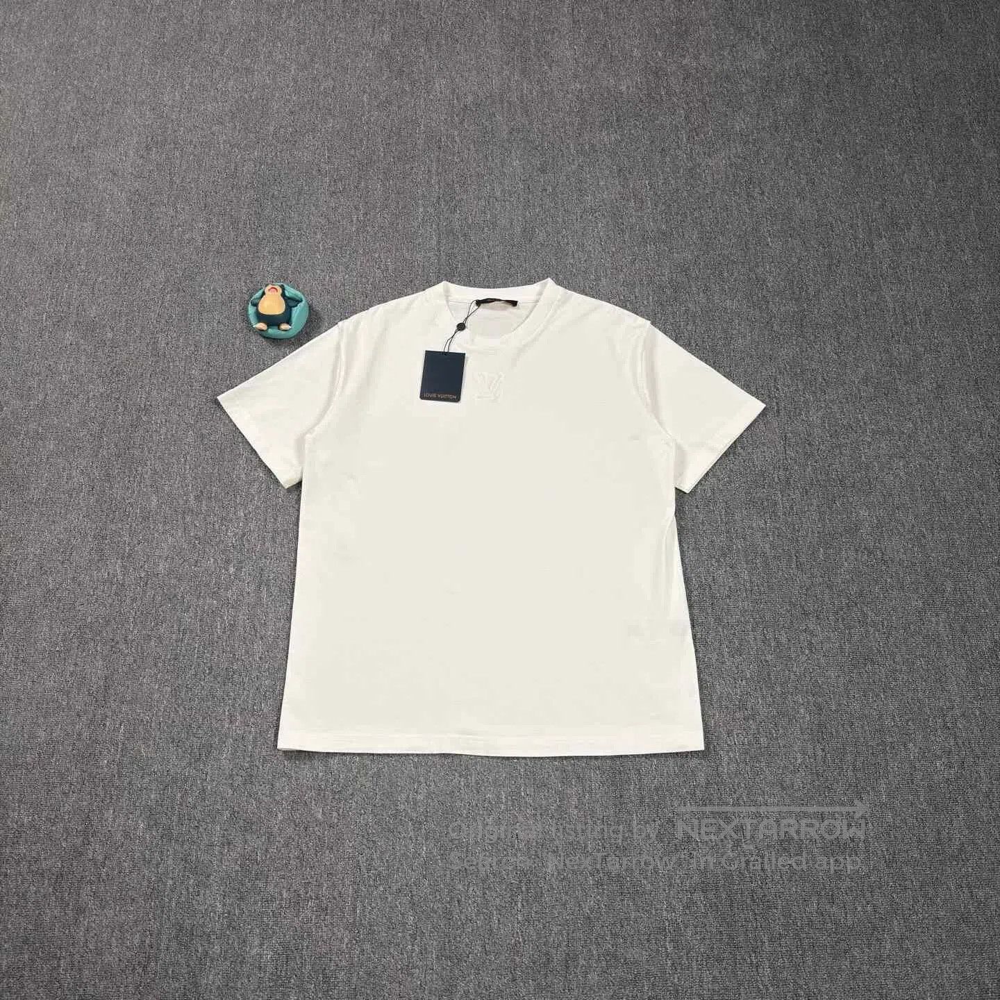 Louis Vuitton LV Embossed Logo White T-Shirt. Size US XL / EU 56 / 4 - 1 Thumbnail