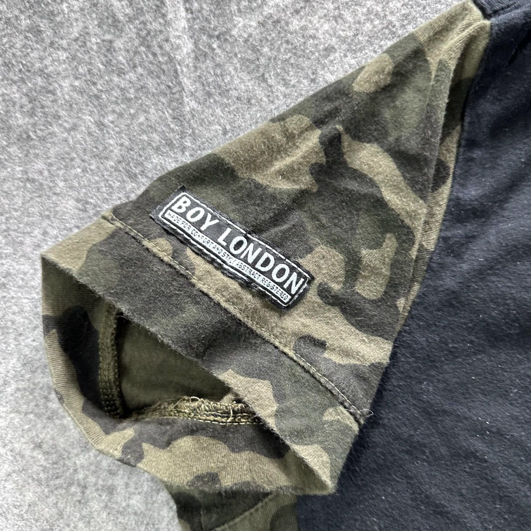 Boy London VINTAGE Boy London Shirt Mens S Black Camouflage Sleeves Zip Pocket Tee Tagless Logo Size US S / EU 44-46 / 1 - 4 Thumbnail