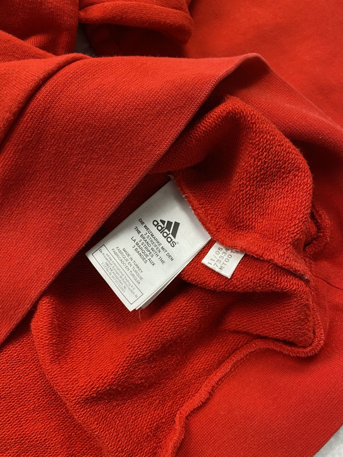 Adidas × Vintage Vintage baggy red central logo Adidas sweatshirt Size US L / EU 52-54 / 3 - 6 Thumbnail
