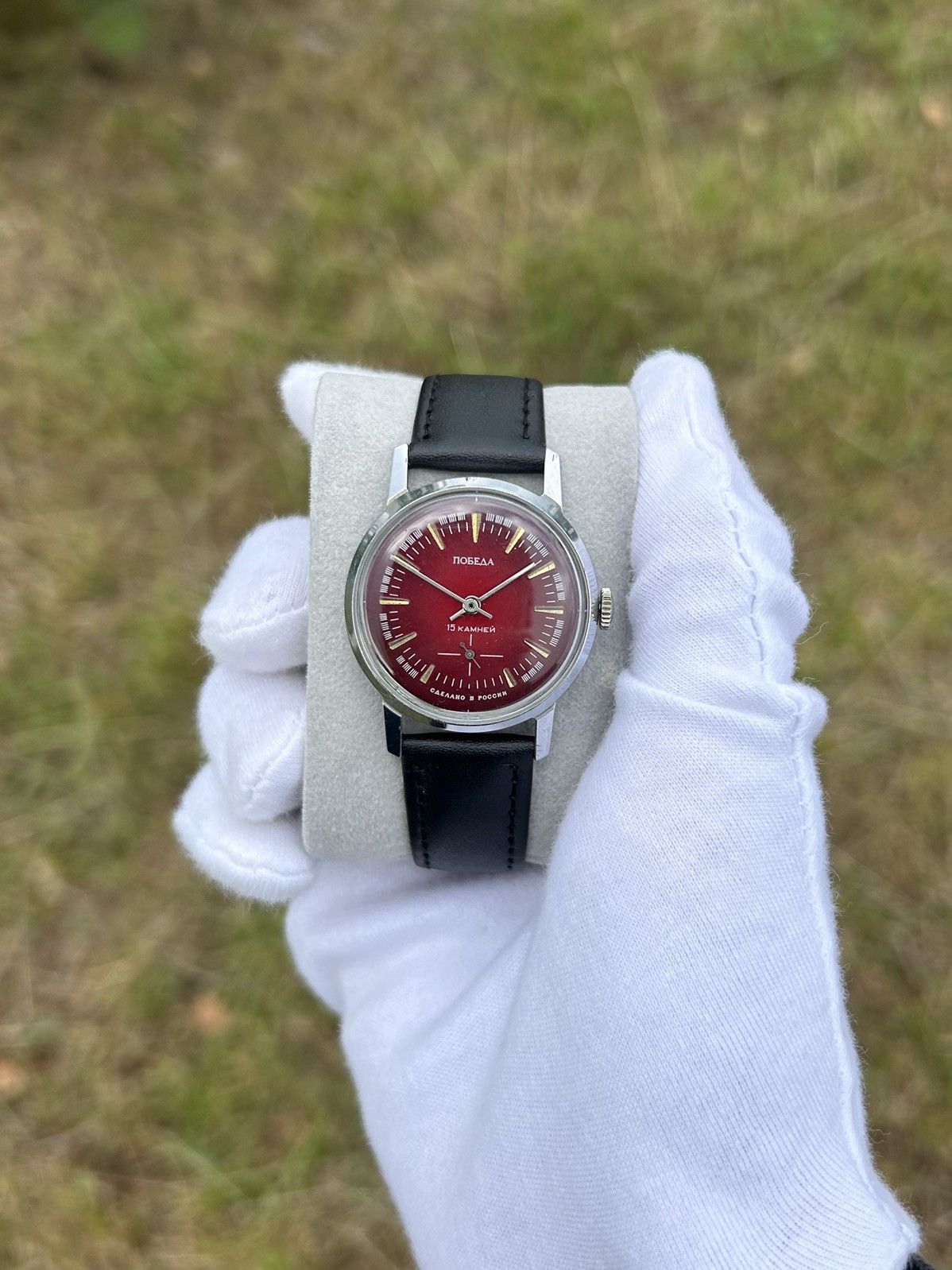 Vintage Vintage Watch Pobeda Retro Authentic Mechanical 1990s Size ONE SIZE - 1 Thumbnail