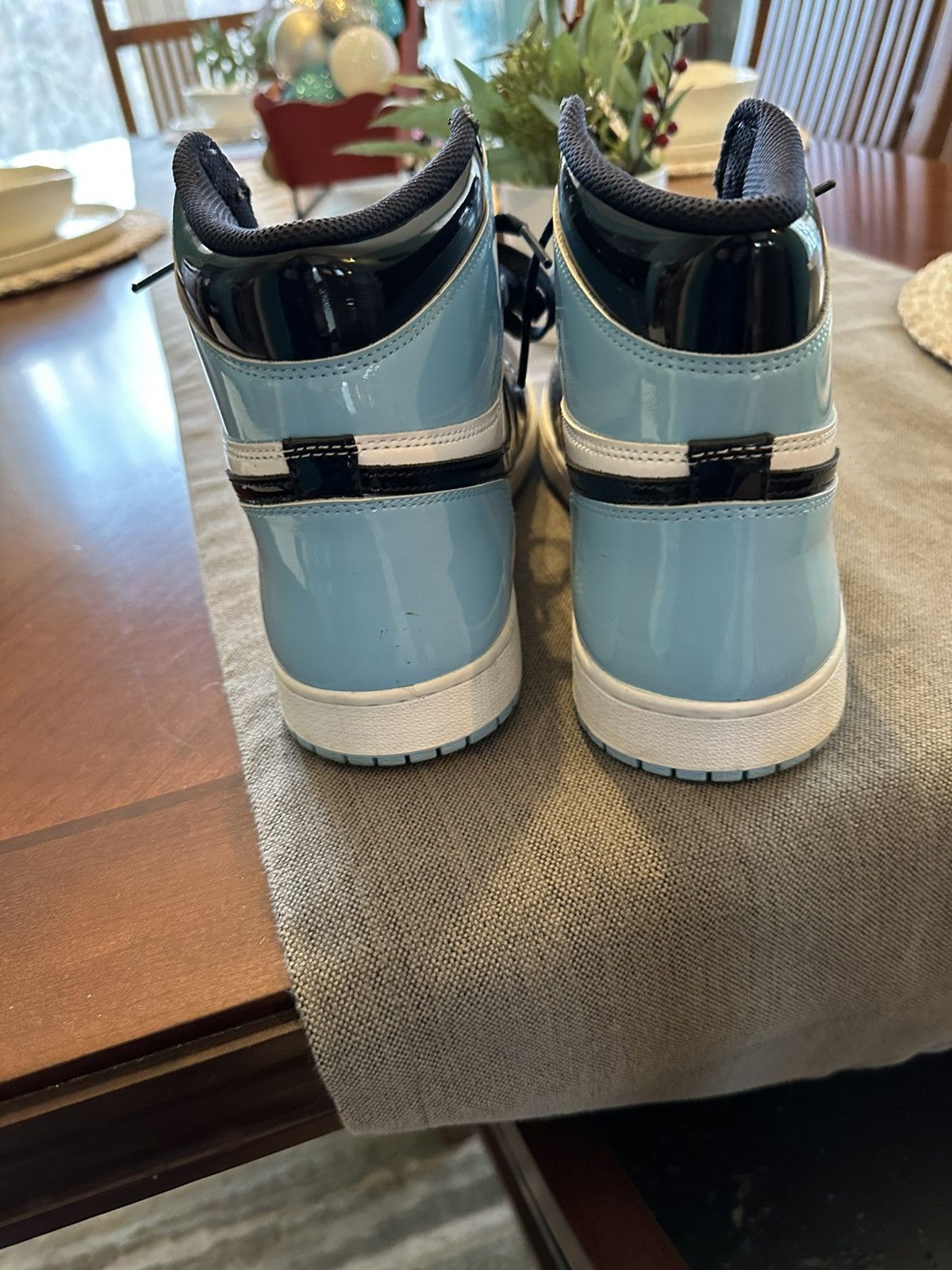 Jordan Brand Air Jordan 1 Retro OG High Top Sneaker Size US 12 / IT 42 - 1 Thumbnail