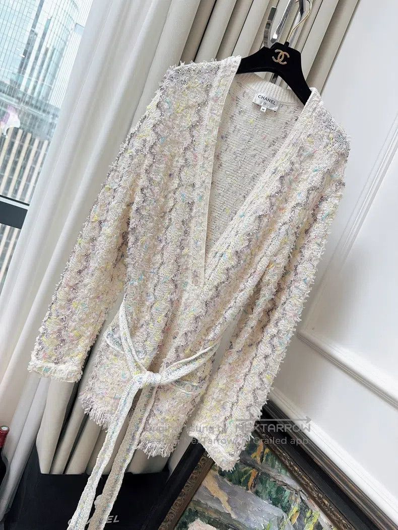 Chanel Chanel 22P beige sequin phantom striped tassel knitted lon Size XS / US 0-2 / IT 36-38 - 1 Thumbnail