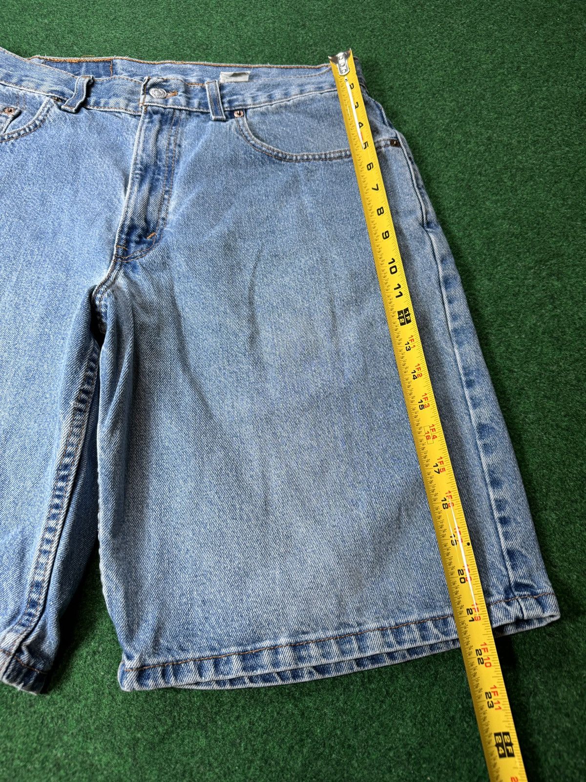 Vintage deals Y2K Levi’s 560 loose fit Jean shorts