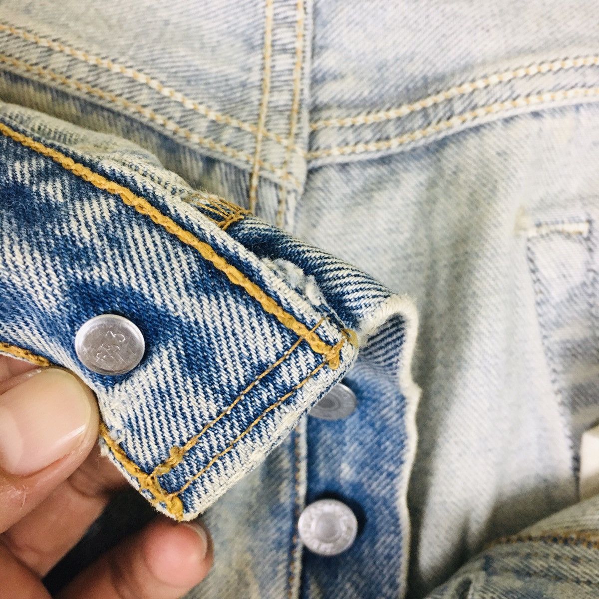 Levi's Vintage Clothing Vintage 90s Levi’s 501xx Distress Size US 38 / EU 54 - 12 Thumbnail