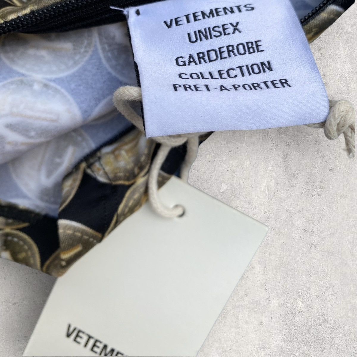 Vetements AW22 Crypto currently Mask Size ONE SIZE - 3 Thumbnail