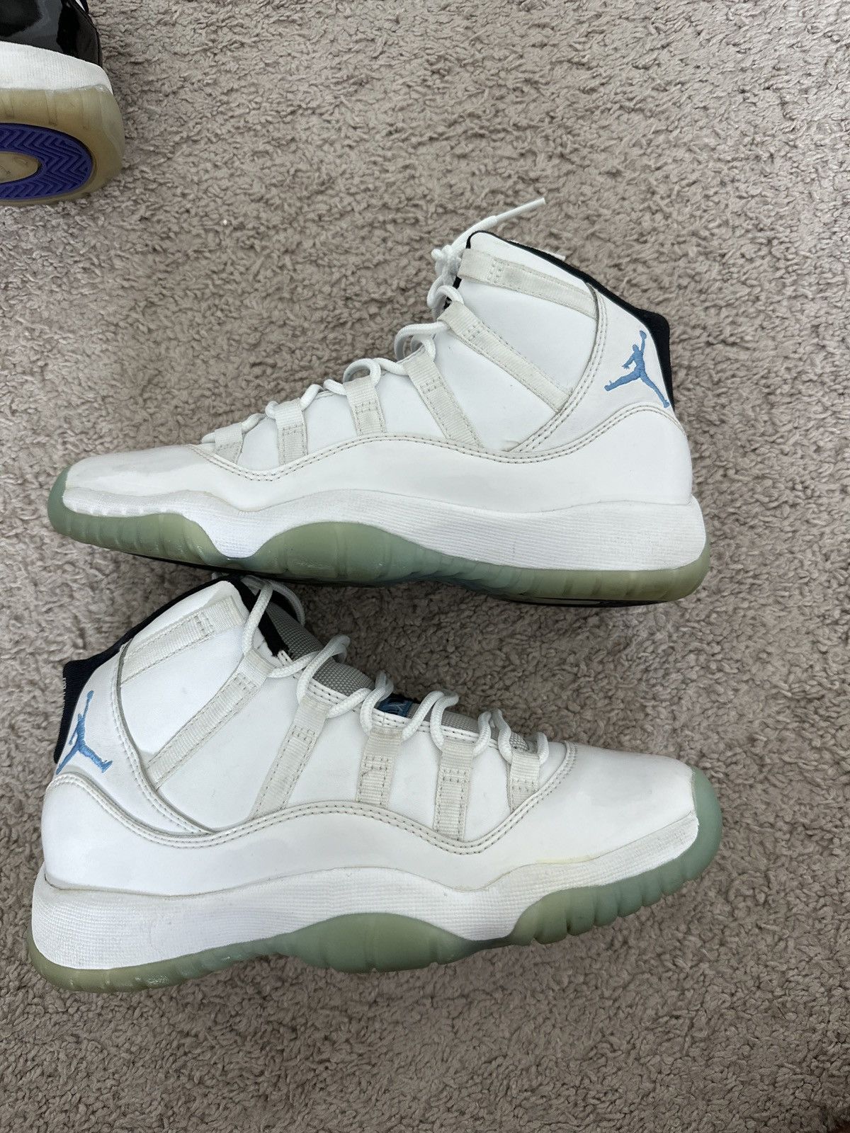 Jordan Brand Air Jordan 11 Legend Blue Size US 5 / EU 37 - 1 Thumbnail