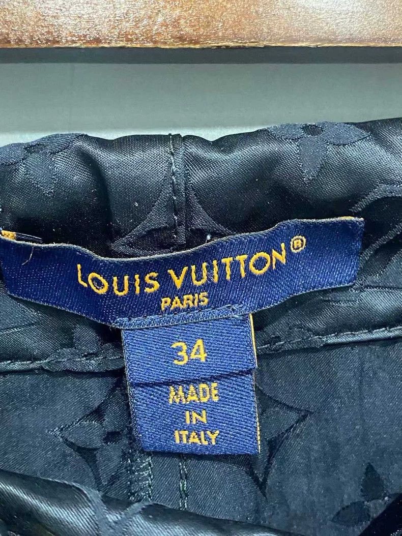 Louis Vuitton Louis Vuitton 24ss new vintage logo jogging pants Size US 34 / EU 50 - 5 Thumbnail