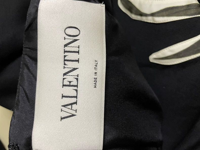 Valentino Valentino Classic little black dress Size M / US 6-8 / IT 42-44 - 4 Thumbnail
