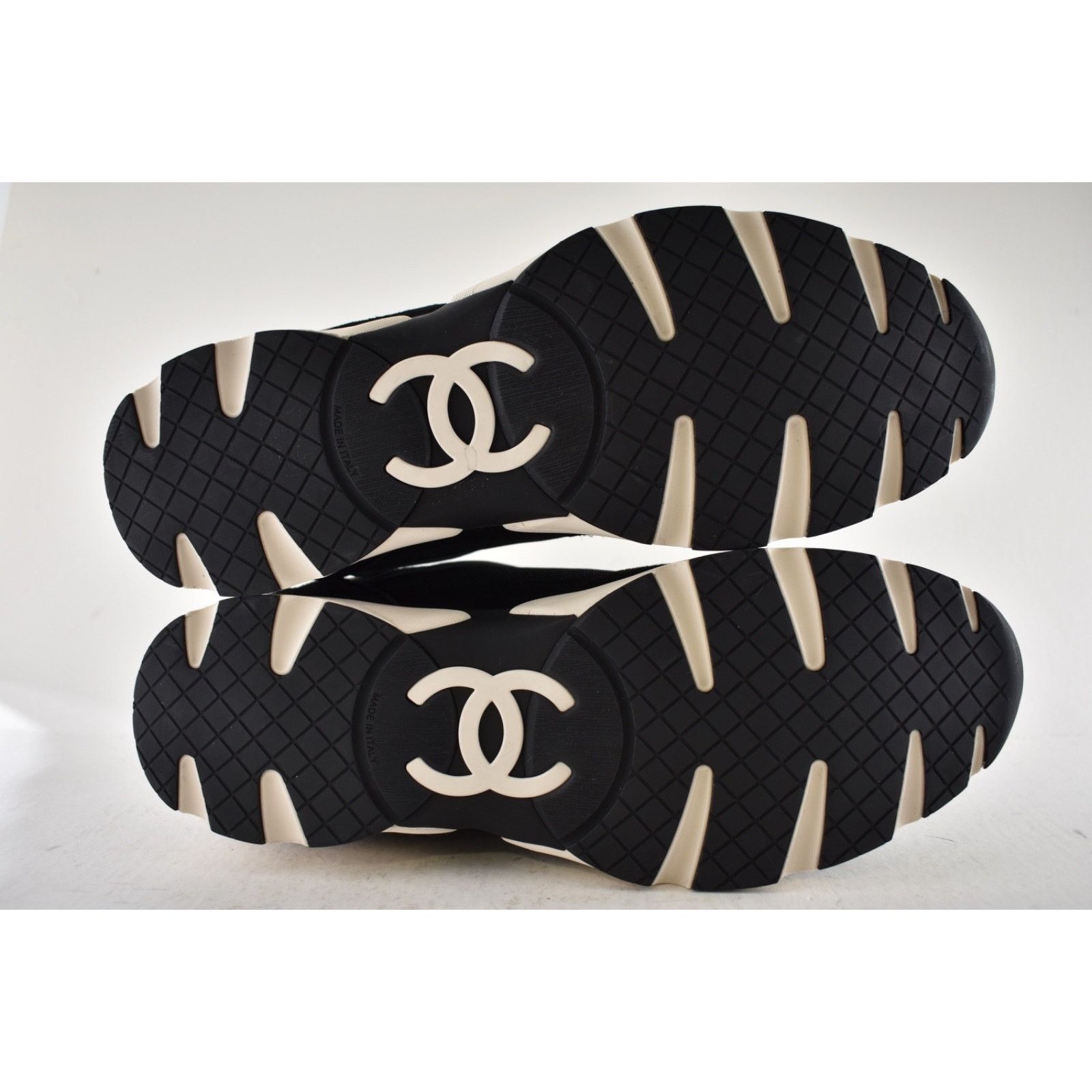 Chanel Mens Navy Blue Black White CC Logo Low Top Trainer Sneakers Size US 11 / EU 44 - 13 Thumbnail